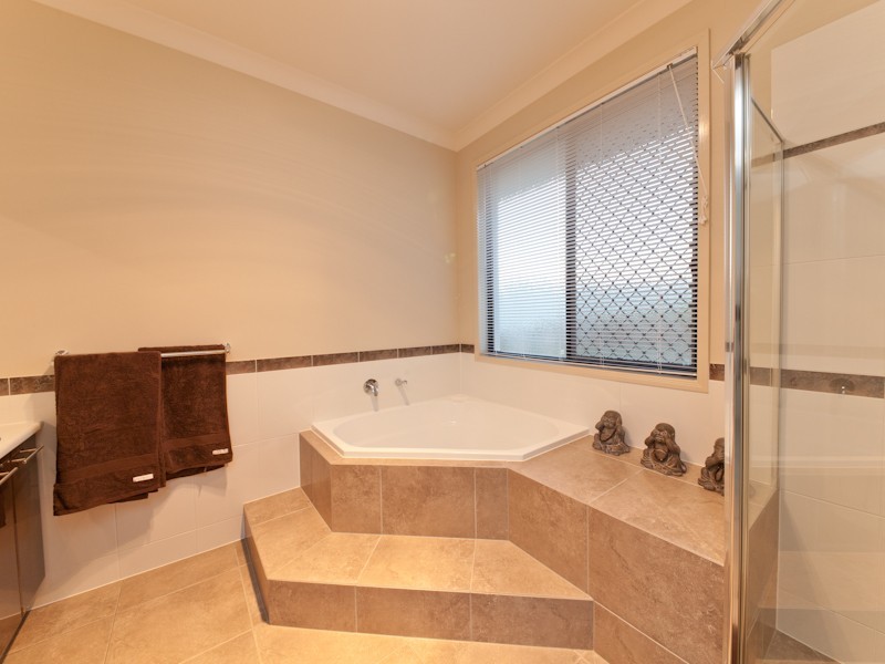 76 Shaws Road, Beerwah QLD 4519