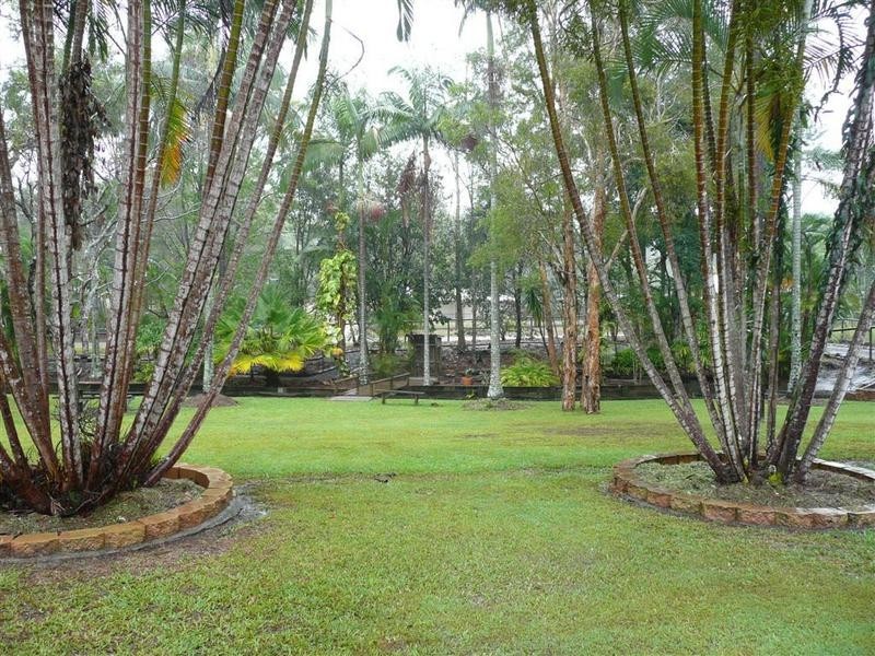 13 Graham Drive, Landsborough QLD 4550