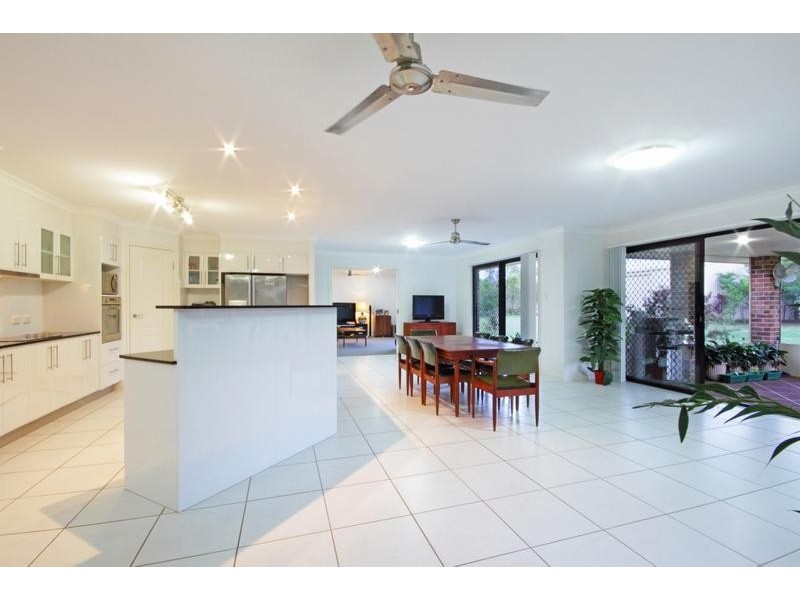 10 Sharyn Place, Glass House Mountains QLD 4518