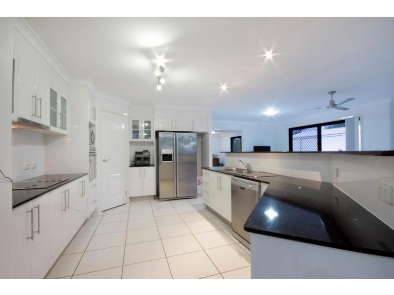 10 Sharyn Place, Glass House Mountains QLD 4518