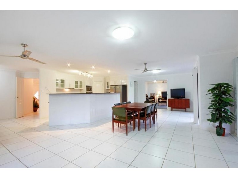 10 Sharyn Place, Glass House Mountains QLD 4518