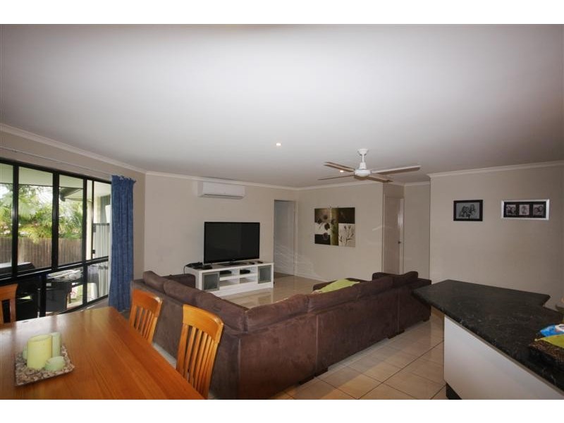 9 Coolamon Crescent, Beerwah QLD 4519