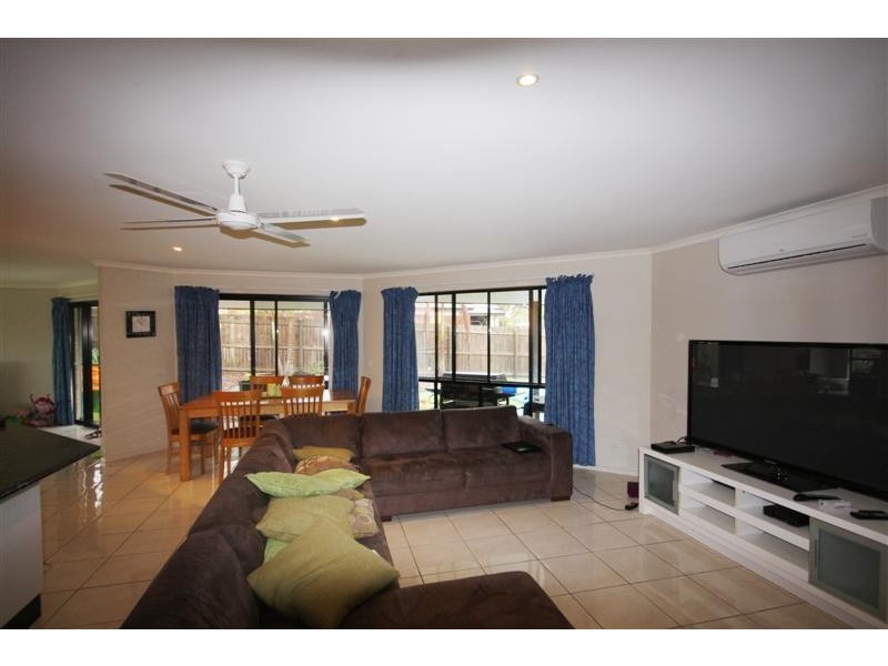 9 Coolamon Crescent, Beerwah QLD 4519