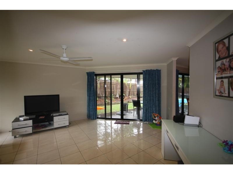9 Coolamon Crescent, Beerwah QLD 4519