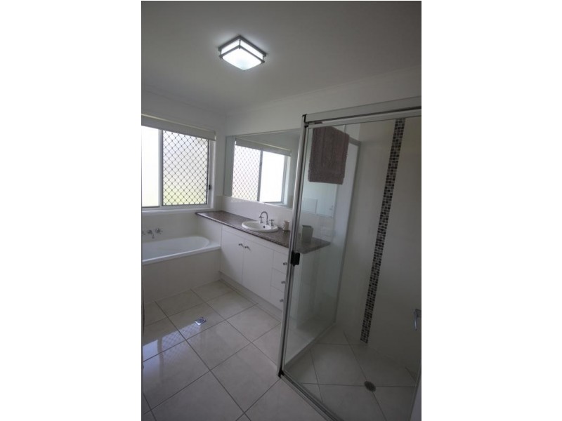 9 Pacific Place, Beerwah QLD 4519