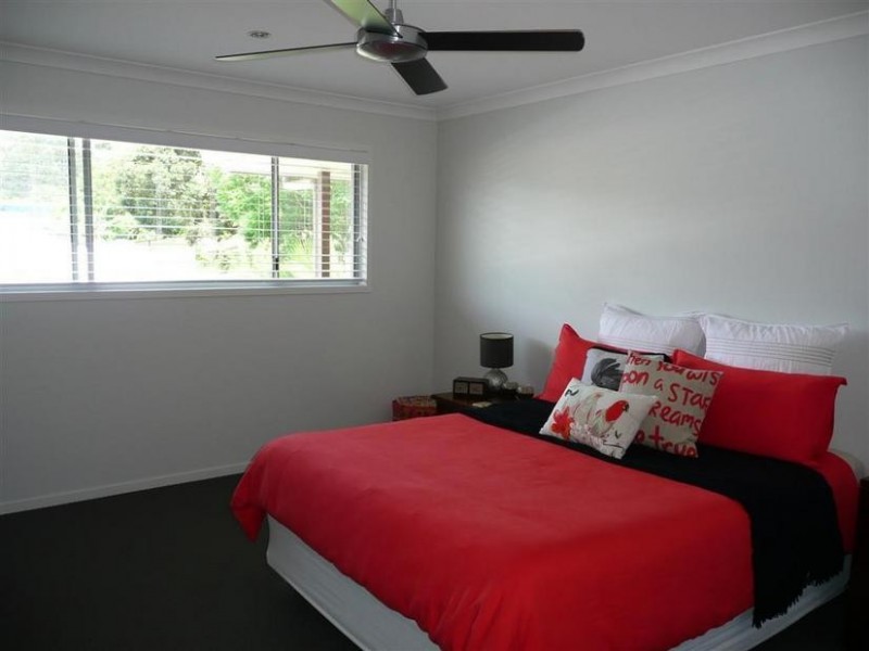 1 Dollarbird Place, Glass House Mountains QLD 4518