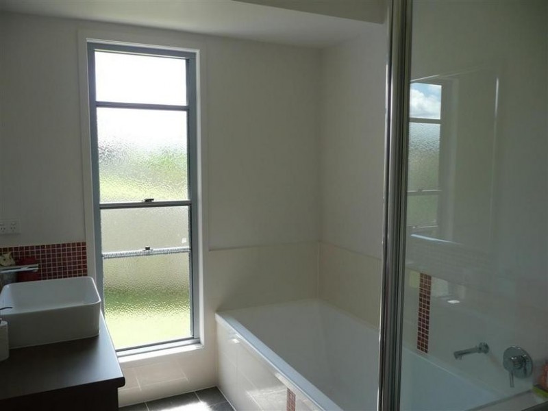 1 Dollarbird Place, Glass House Mountains QLD 4518
