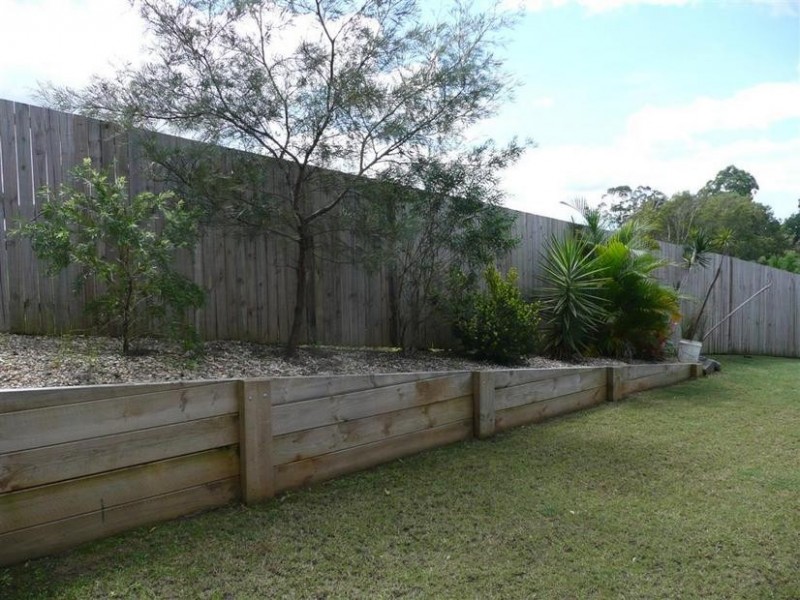 1 Dollarbird Place, Glass House Mountains QLD 4518