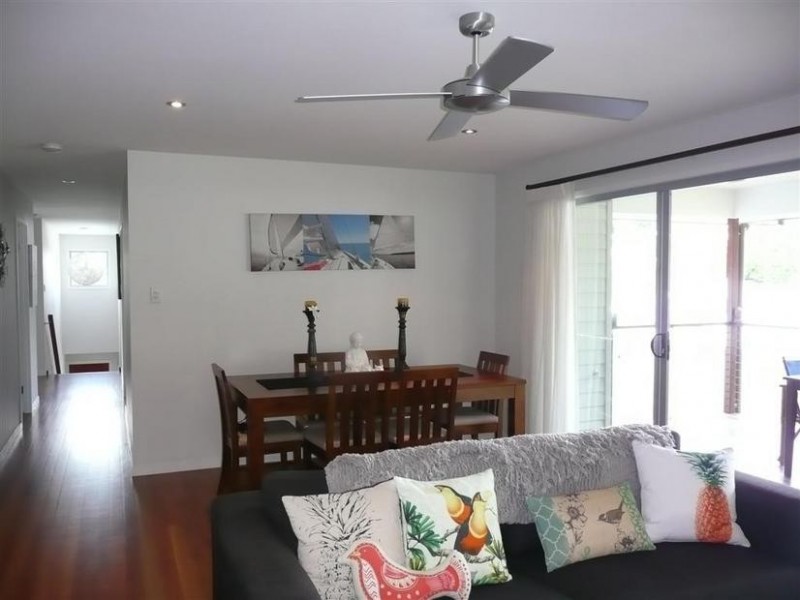 1 Dollarbird Place, Glass House Mountains QLD 4518