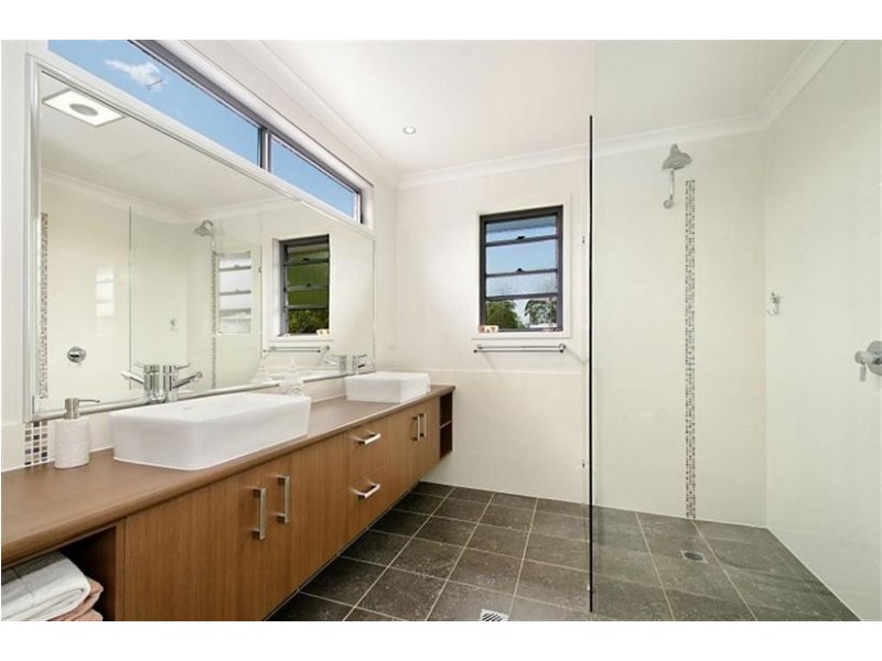 1 Dollarbird Place, Glass House Mountains QLD 4518