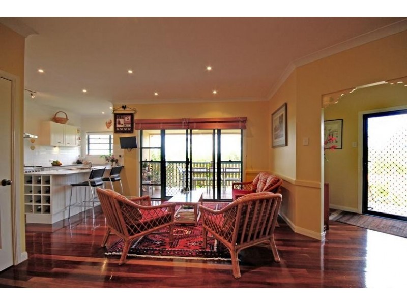 8 Knowles Place, Glass House Mountains QLD 4518