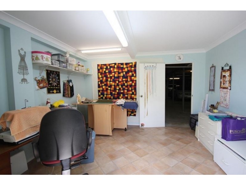 8 Knowles Place, Glass House Mountains QLD 4518