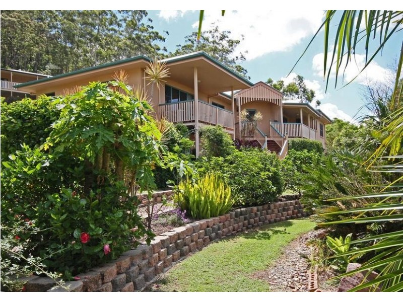 8 Knowles Place, Glass House Mountains QLD 4518