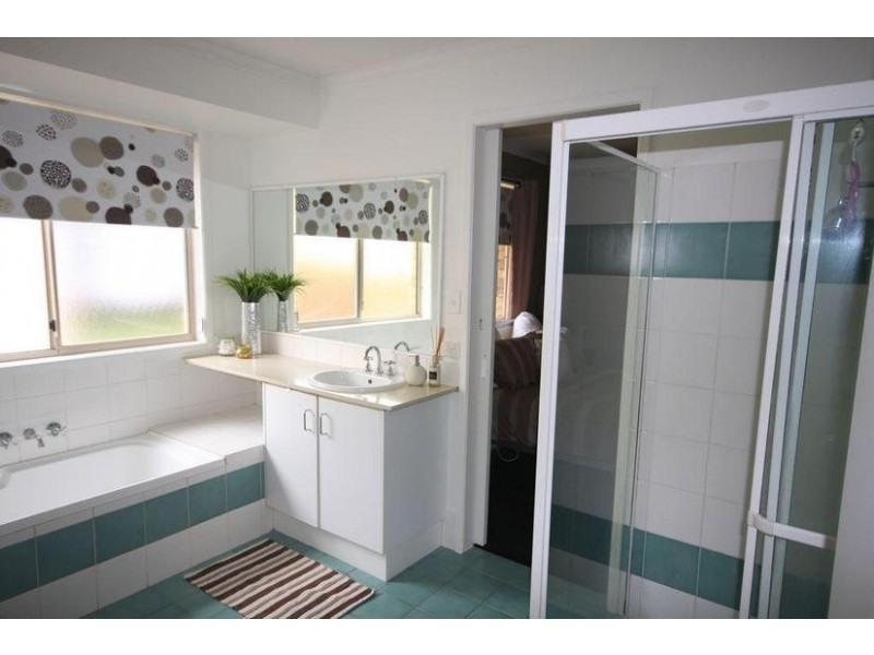 16 Georgina Place, Beerwah QLD 4519