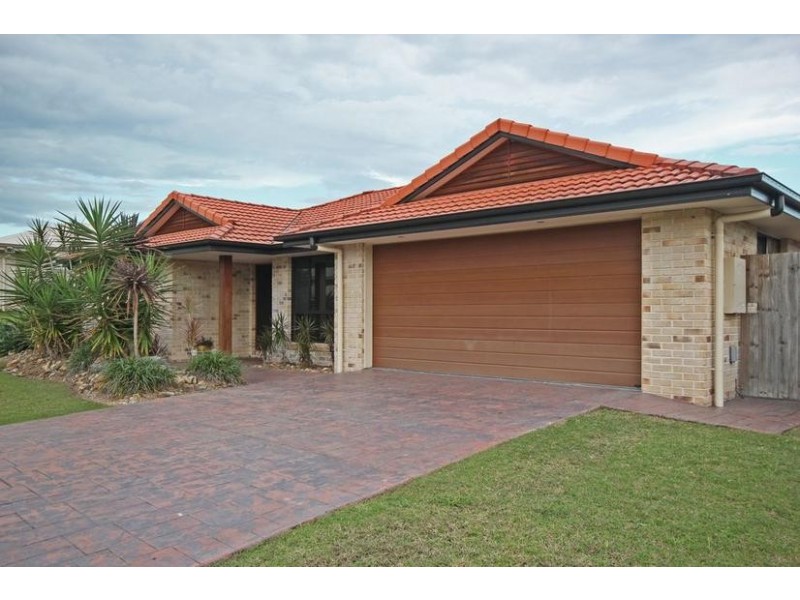 17 Heights Road, Beerwah QLD 4519