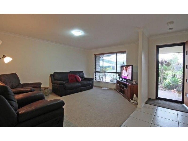 17 Heights Road, Beerwah QLD 4519