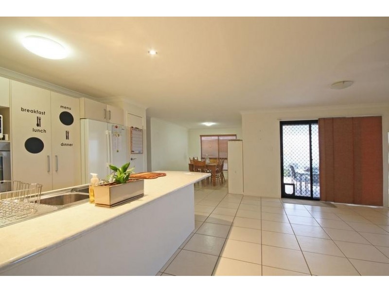 17 Heights Road, Beerwah QLD 4519