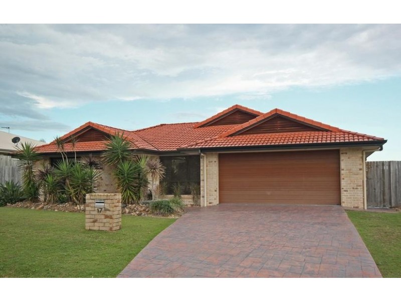 17 Heights Road, Beerwah QLD 4519