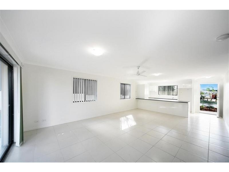8/3 Sunset Drive, Beerwah QLD 4519