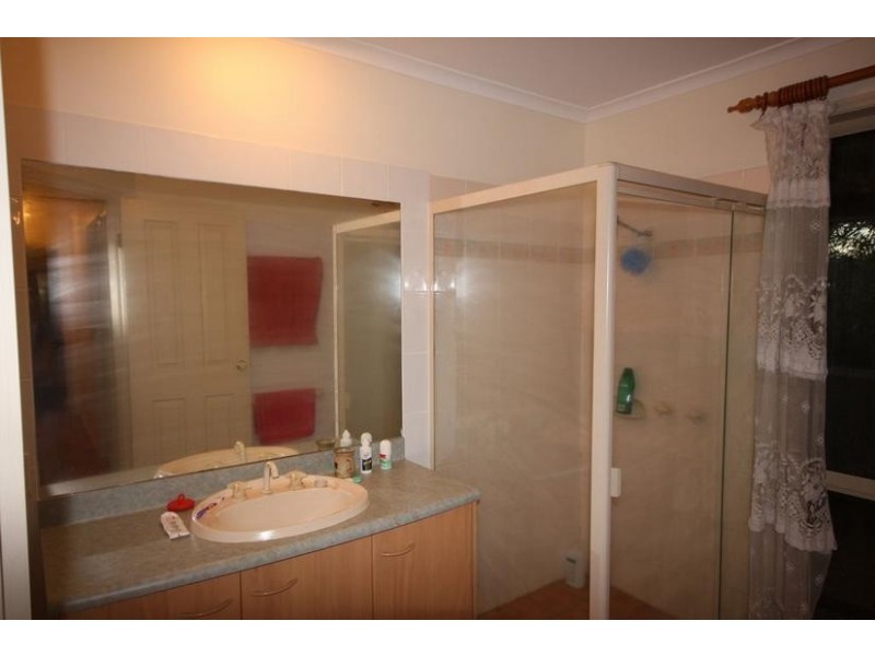 3 Beanland Drive, Glass House Mountains QLD 4518