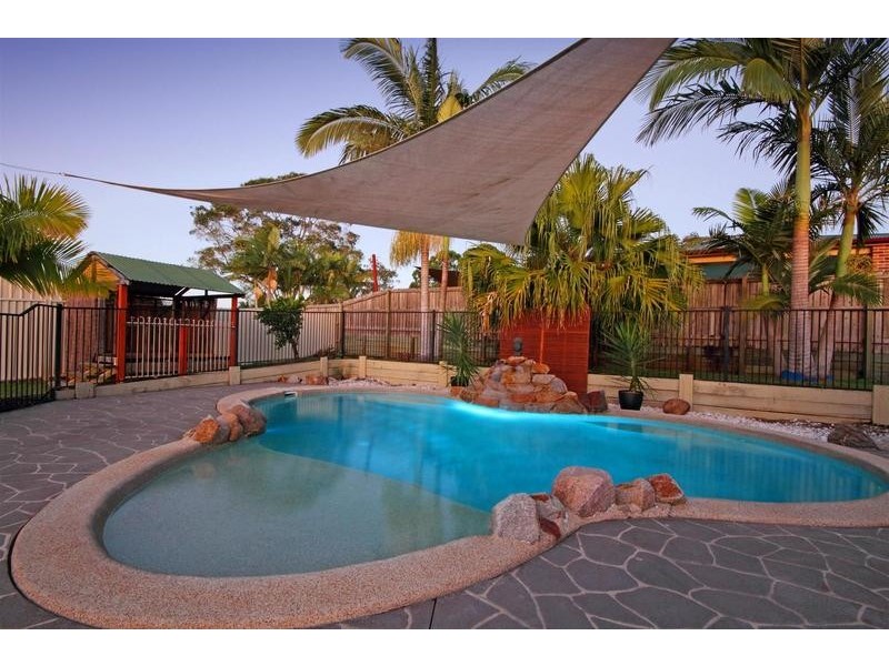 3 Paul Place, Glass House Mountains QLD 4518