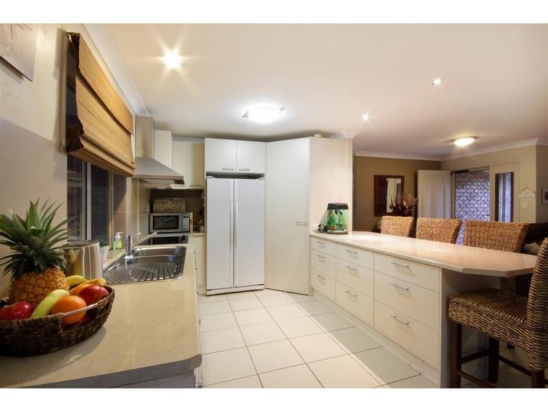 3 Paul Place, Glass House Mountains QLD 4518