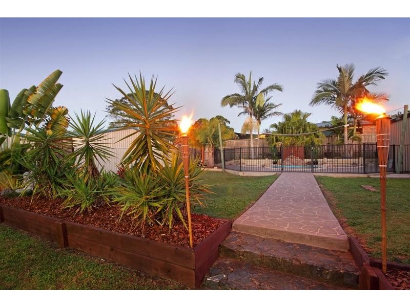 3 Paul Place, Glass House Mountains QLD 4518