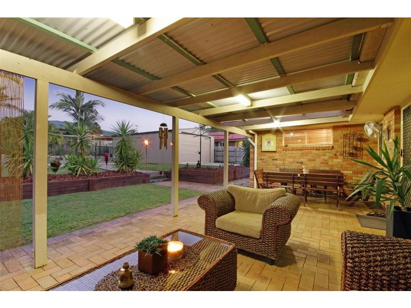 3 Paul Place, Glass House Mountains QLD 4518