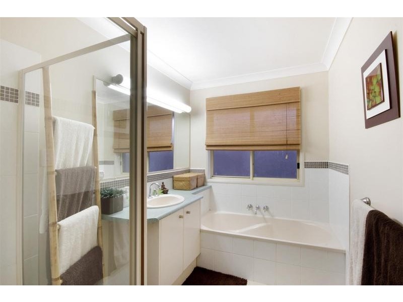 3 Paul Place, Glass House Mountains QLD 4518