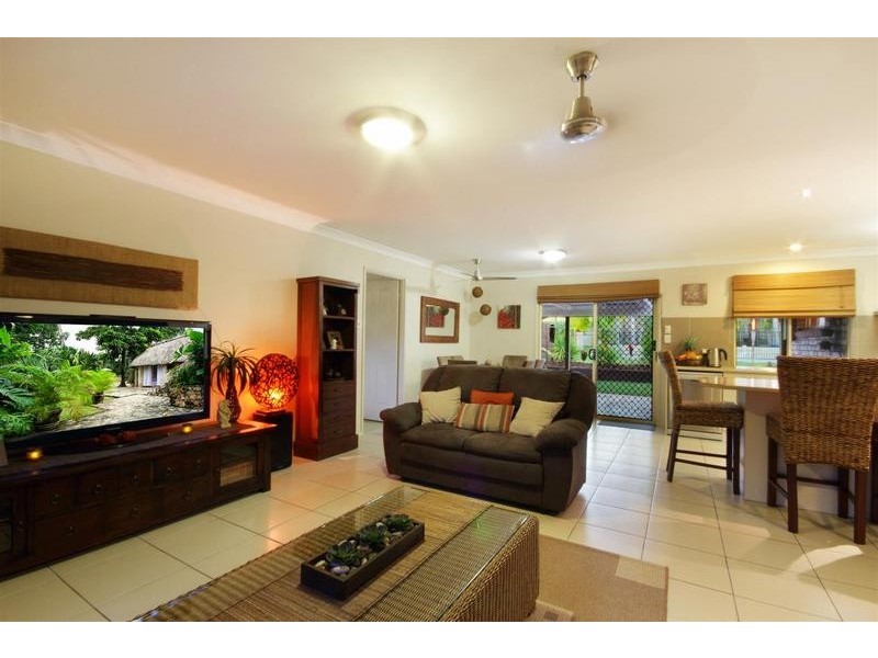 3 Paul Place, Glass House Mountains QLD 4518