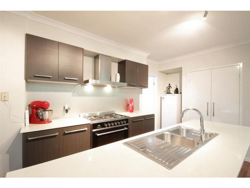 15 Ruwa Drive, Glass House Mountains QLD 4518