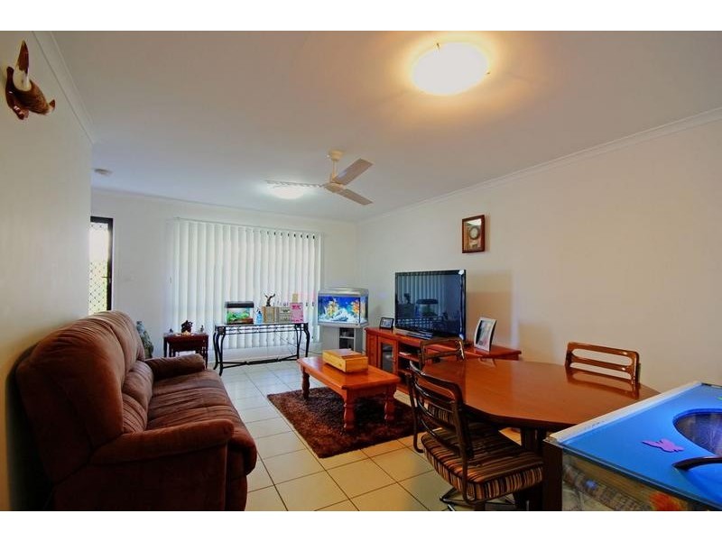 3/2A Swan Street, Beerwah QLD 4519
