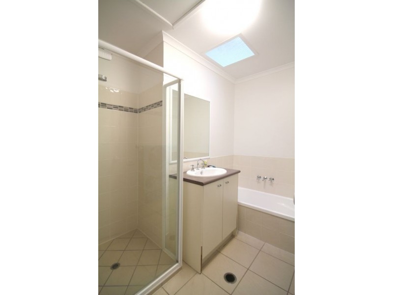 3/2A Swan Street, Beerwah QLD 4519
