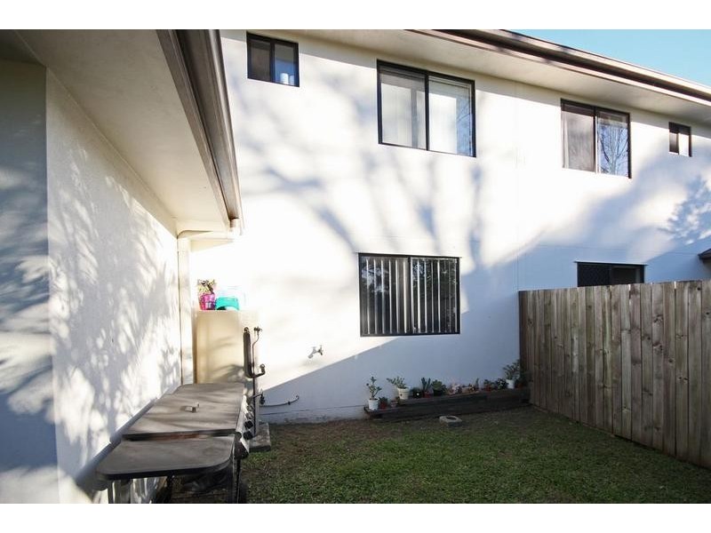 3/2A Swan Street, Beerwah QLD 4519