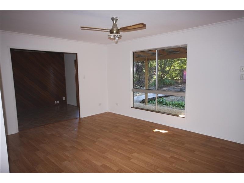 16 Amigh Road, Landsborough QLD 4550