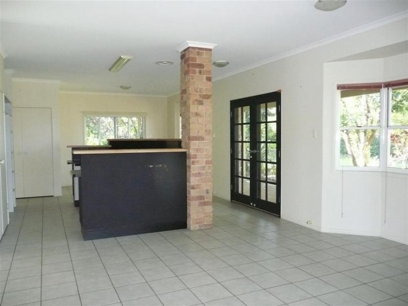 42 Julian Street, Peachester QLD 4519