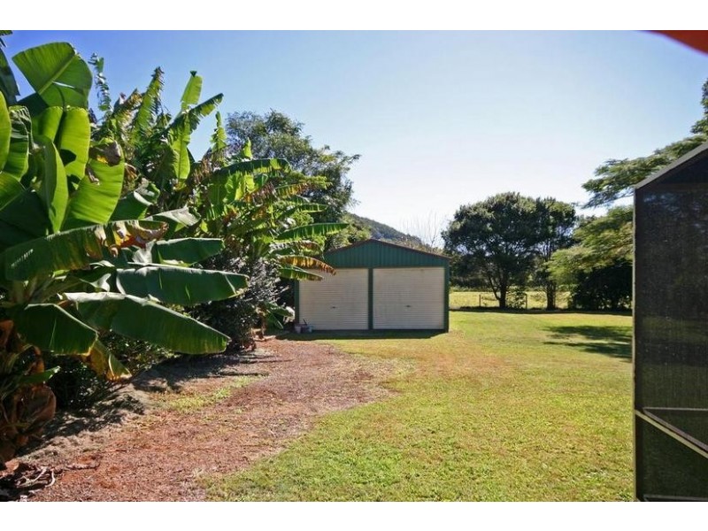 5 Crestwood Road, Glass House Mountains QLD 4518