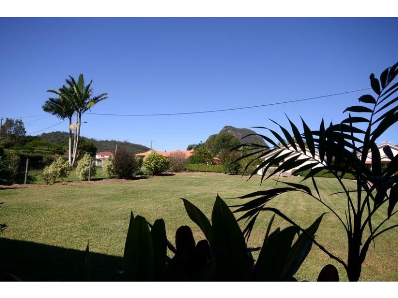 5 Crestwood Road, Glass House Mountains QLD 4518