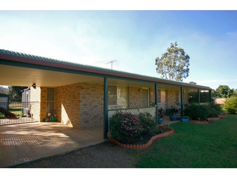 5 Crestwood Road, Glass House Mountains QLD 4518