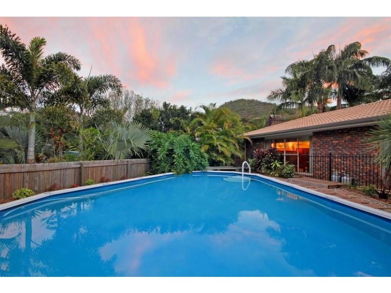 17 Fig Tree Drive, Beerwah QLD 4519