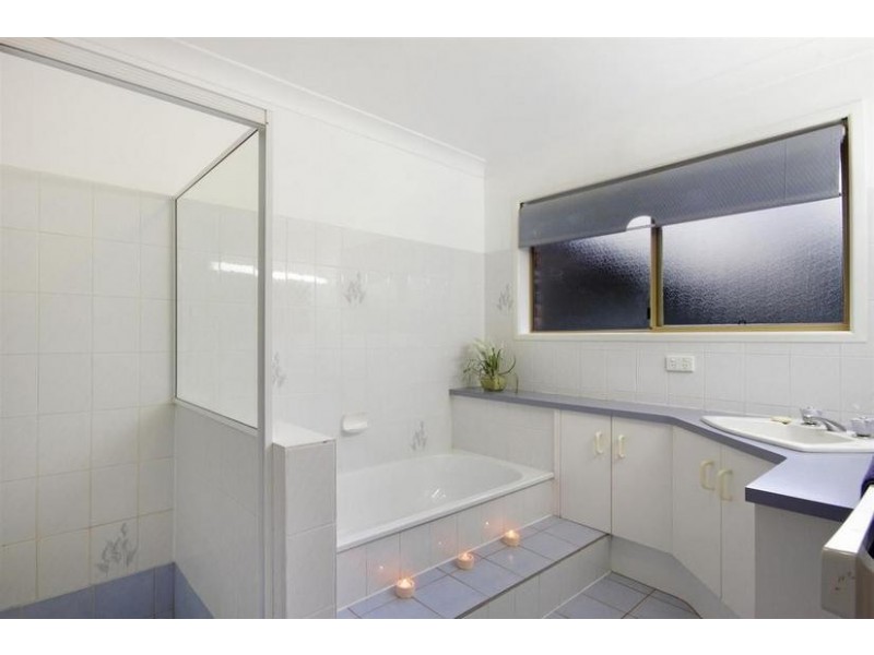 17 Fig Tree Drive, Beerwah QLD 4519