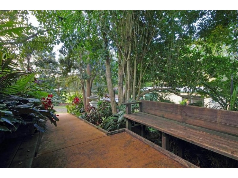 17 Fig Tree Drive, Beerwah QLD 4519