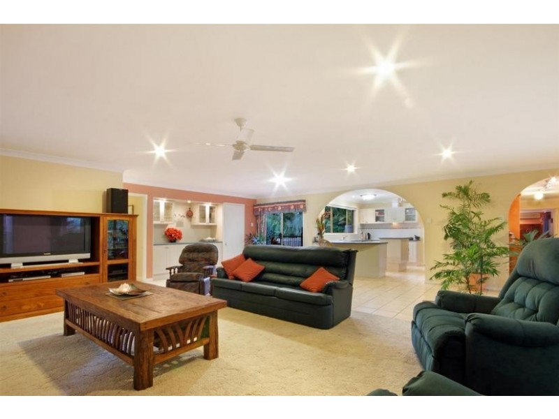 17 Fig Tree Drive, Beerwah QLD 4519