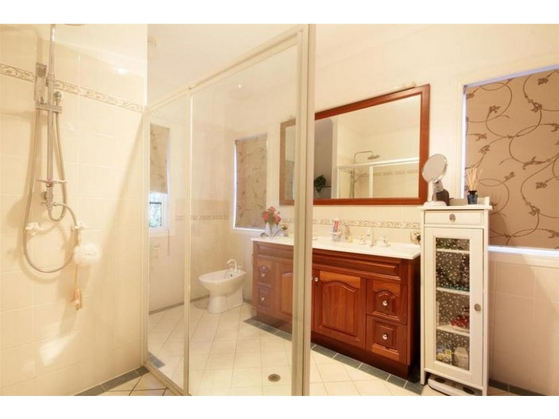 16 London Creek Road, Peachester QLD 4519