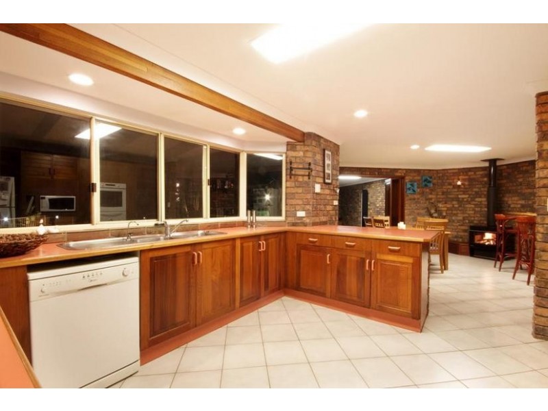 226 Peachester Road, Beerwah QLD 4519