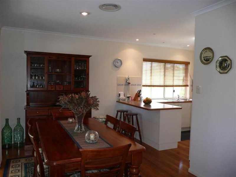 5 Jacaranda Close, Glass House Mountains QLD 4518