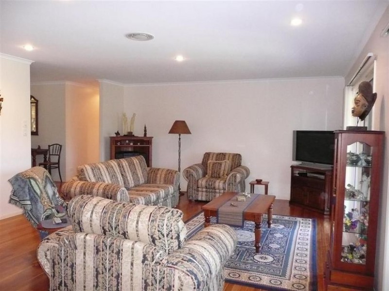 5 Jacaranda Close, Glass House Mountains QLD 4518