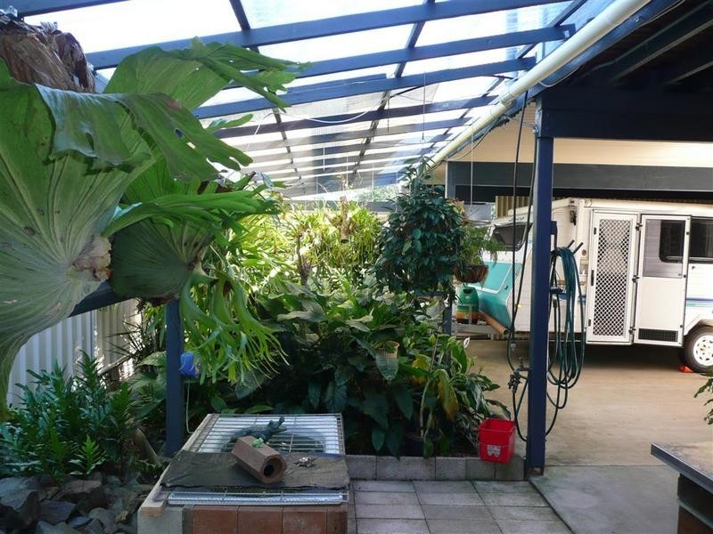 5 Jacaranda Close, Glass House Mountains QLD 4518