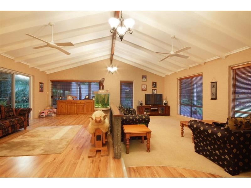 93 River Road, Peachester QLD 4519