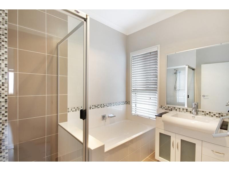 11 Red Ash Court, Beerwah QLD 4519